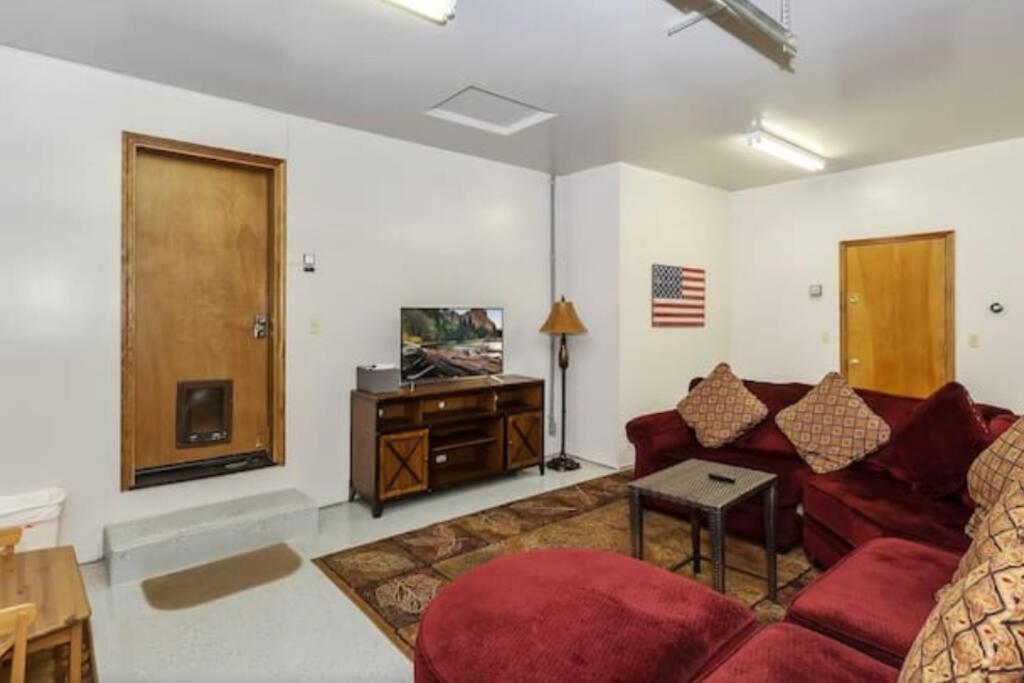 Custom Single Story Cabin With Jacuzzi Pool Table & Big Game Room With Arcade Games Big Bear Lake Luaran gambar