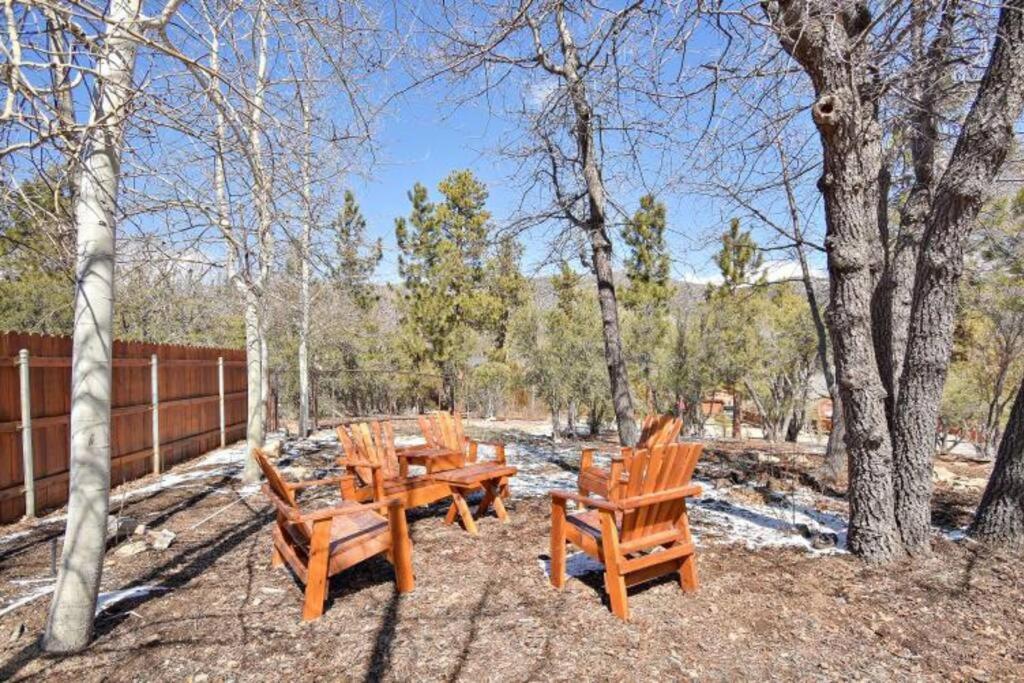 Custom Single Story Cabin With Jacuzzi Pool Table & Big Game Room With Arcade Games Big Bear Lake Luaran gambar