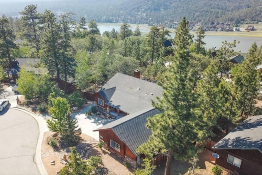 Custom Single Story Cabin With Jacuzzi Pool Table & Big Game Room With Arcade Games Big Bear Lake Luaran gambar