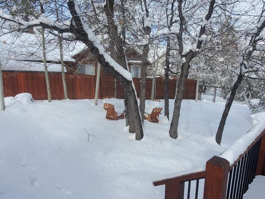 Custom Single Story Cabin With Jacuzzi Pool Table & Big Game Room With Arcade Games Big Bear Lake Luaran gambar