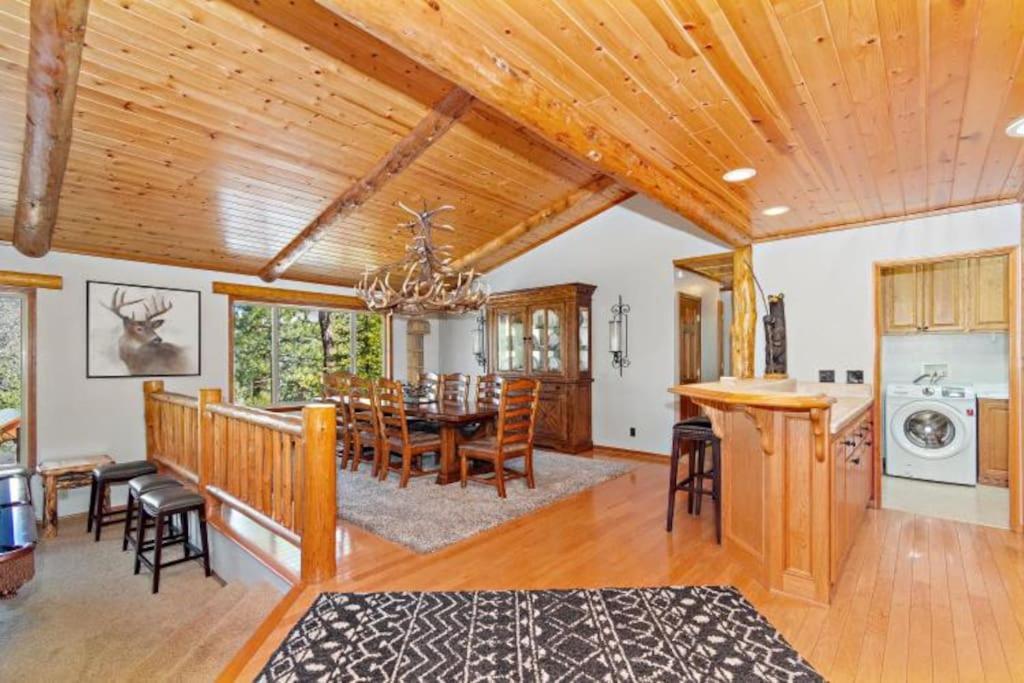 Custom Single Story Cabin With Jacuzzi Pool Table & Big Game Room With Arcade Games Big Bear Lake Luaran gambar
